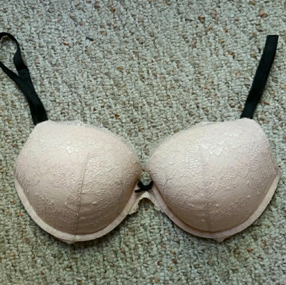 ** SOLD**Victoria's Secret Dream Angel Push Up Bra